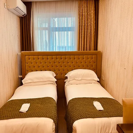 Hotel Lily *
