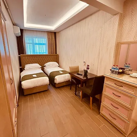 Hotel Lily *