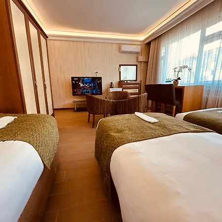 Lily Hotel