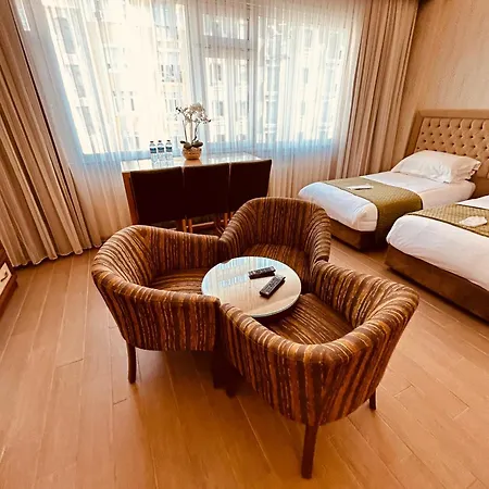 Hotel Lily *
