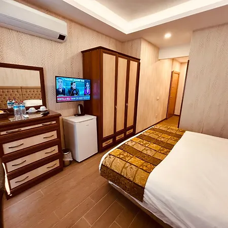 Hotel Lily *